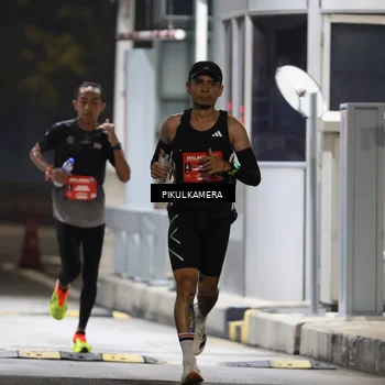 Runner Photo 7078566