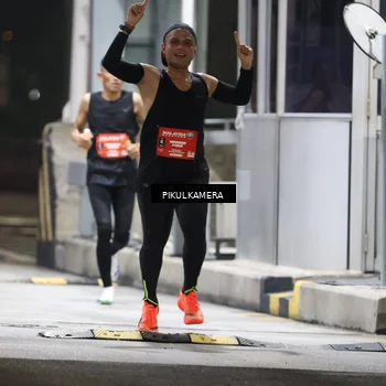 Runner Photo 7078630