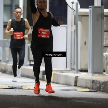 Runner Photo 7078637