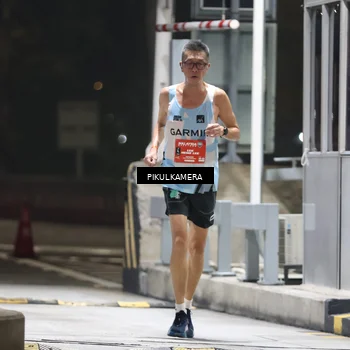 Runner Photo 7078663