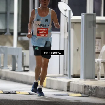 Runner Photo 7078671
