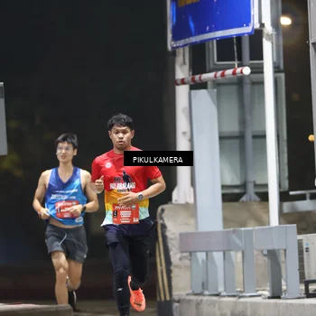 Runner Photo 7078689
