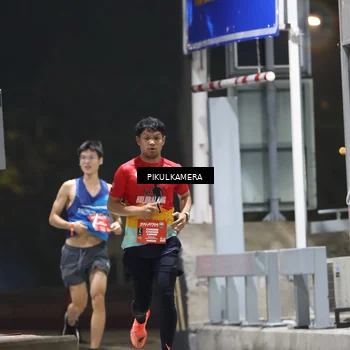 Runner Photo 7078696