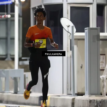 Runner Photo 7078743