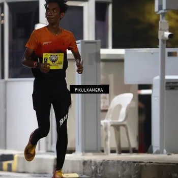 Runner Photo 7078745