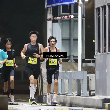 Runner Photo 7078746