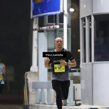 Runner Photo 7078874