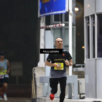 Runner Photo 7078876