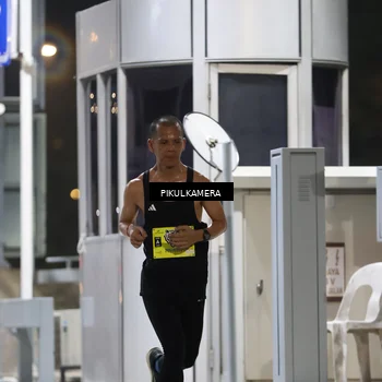 Runner Photo 7078946