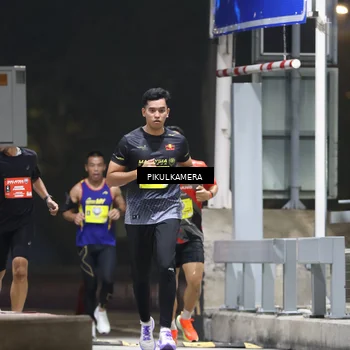 Runner Photo 7078983