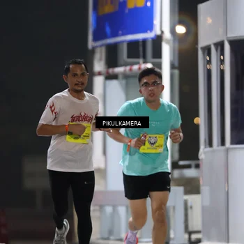 Runner Photo 7079070