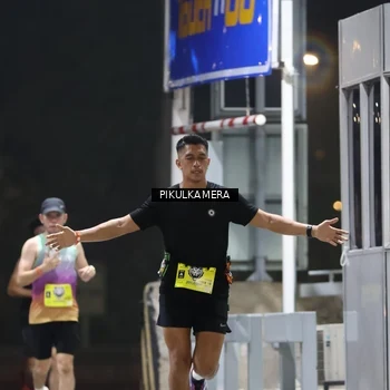 Runner Photo 7079113