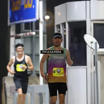 Runner Photo 7079123