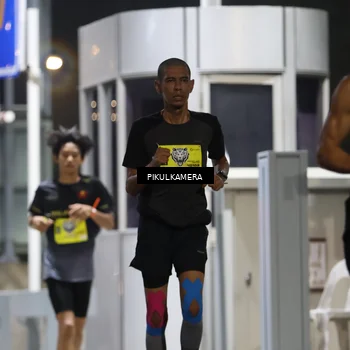 Runner Photo 7079215