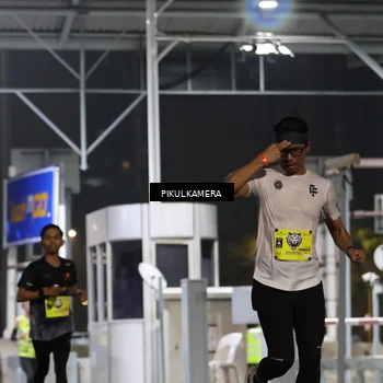 Runner Photo 7079393