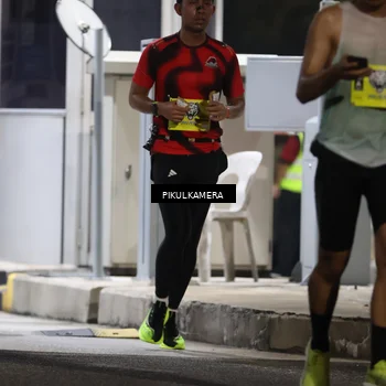 Runner Photo 7079468