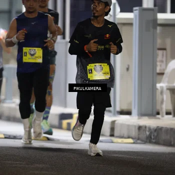 Runner Photo 7079469