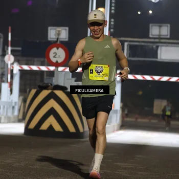 Runner Photo 7079535
