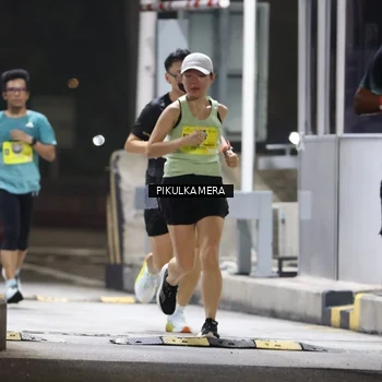 Runner Photo 7079611
