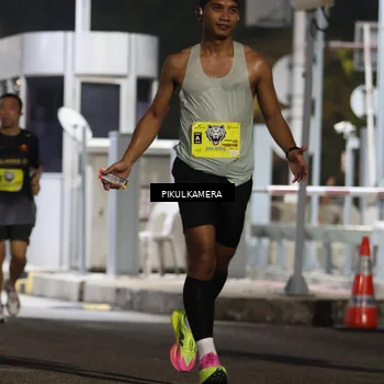 Runner Photo 7079663