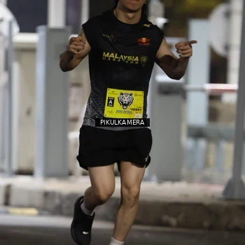 Runner Photo 7079703