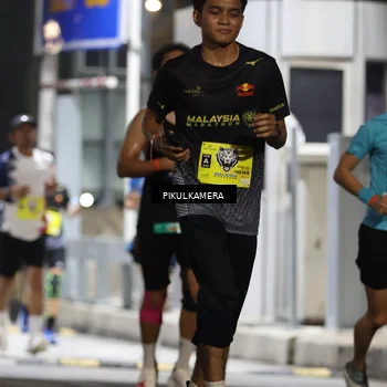Runner Photo 7079738