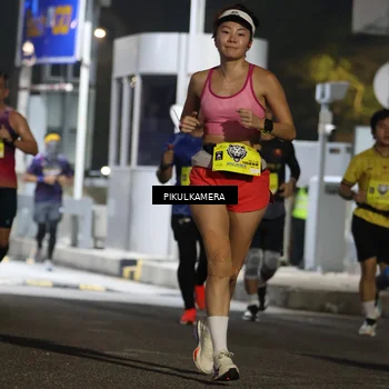 Runner Photo 7079875
