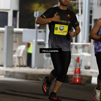 Runner Photo 7079915