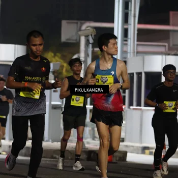 Runner Photo 7080002