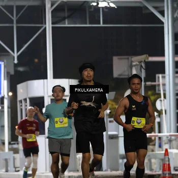 Runner Photo 7080125