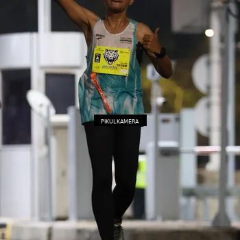 Runner Photo 7080159