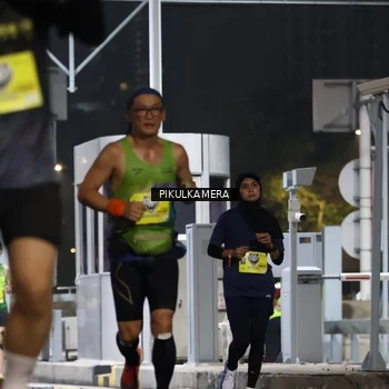 Runner Photo 7080335