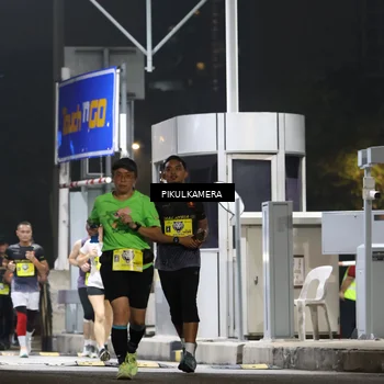 Runner Photo 7080435