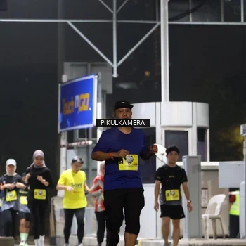 Runner Photo 7082033