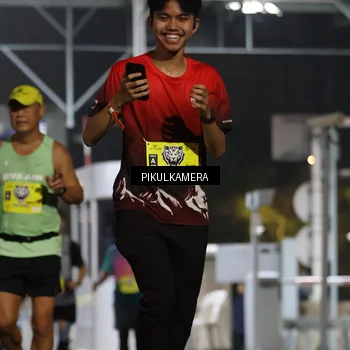 Runner Photo 7082676