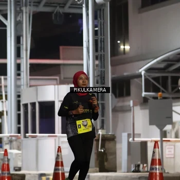 Runner Photo 7083002