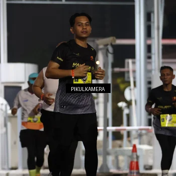 Runner Photo 7083055