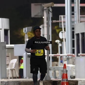 Runner Photo 7083243