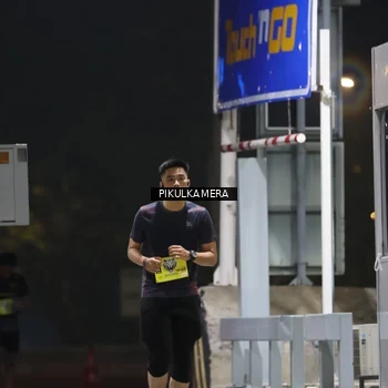 Runner Photo 7083418