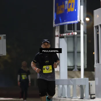 Runner Photo 7083446