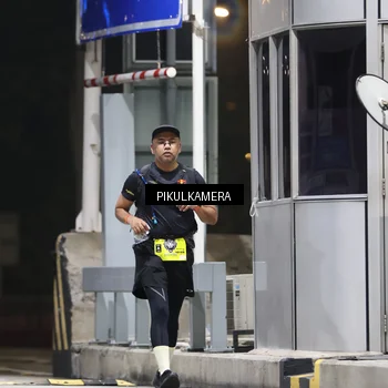 Runner Photo 7083513