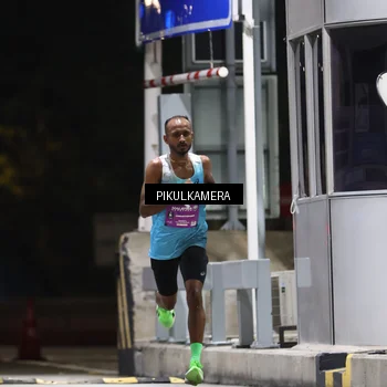 Runner Photo 7083644