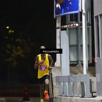 Runner Photo 7083645