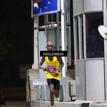 Runner Photo 7083651