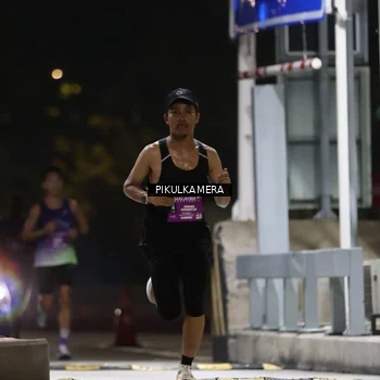 Runner Photo 7083671