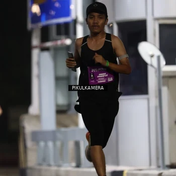 Runner Photo 7083673
