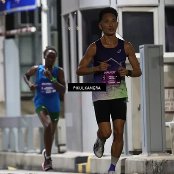 Runner Photo 7083680