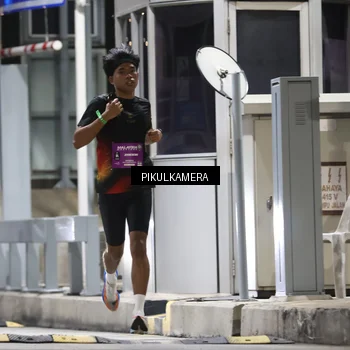 Runner Photo 7083697