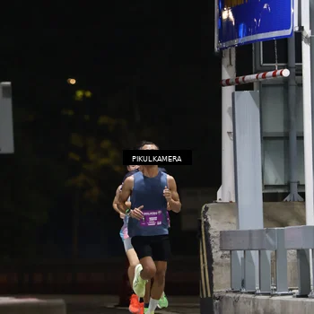 Runner Photo 7083737