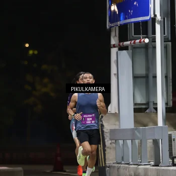 Runner Photo 7083738